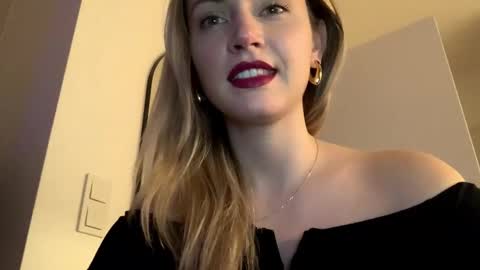 Amelie online show from 02-18-26, 06:48