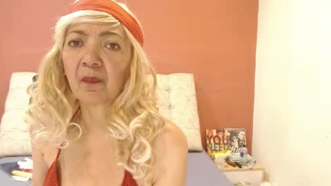 Snapshot of amelielux chatting on 04-18-26, 07:51 Amelie Lux online show from 04-18-26, 07:51