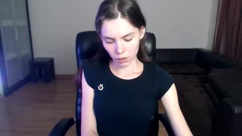 Snapshot of ameliereve chatting on 09-16-25, 04:41 Amelie online show from 09-16-25, 04:41
