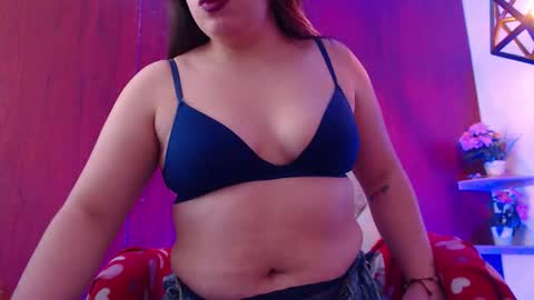 Snapshot of amelierose1 chatting on 03-17-26, 05:16 Amelie online show from 03-17-26, 05:16