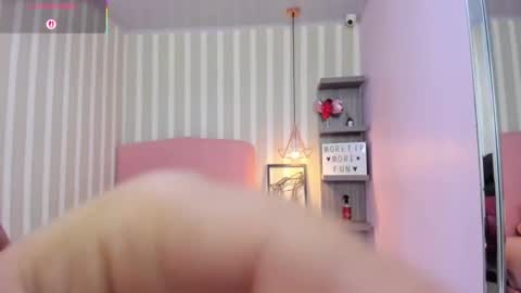 Snapshot of amelietarson chatting on 09-20-25, 07:26 Victoria online show from 09-20-25, 07:26