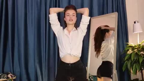 Snapshot of ameliloran_ chatting on 10-17-25, 04:26 ameliloran_ online show from 10-17-25, 04:26