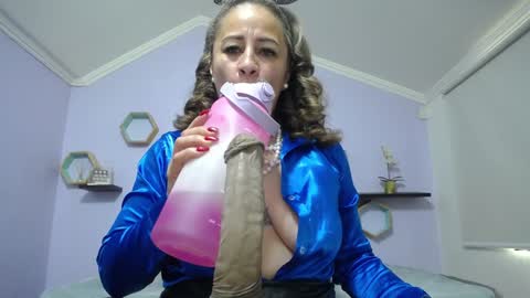 Amell Thomson online show from 12-17-24, 05:26