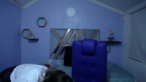 Amell Thomson online show from 12-18-24, 11:13