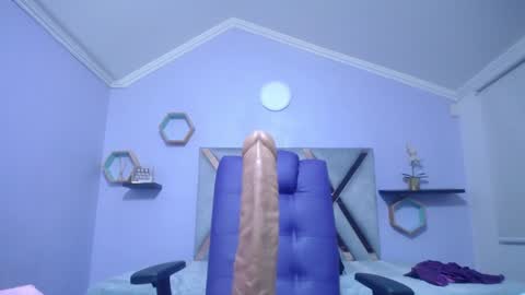 Amell Thomson online show from 12-23-24, 02:28