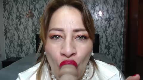 Amell Thomson online show from 10-10-25, 11:31