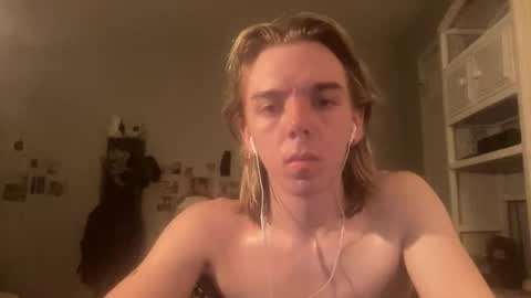 Snapshot of americanclown chatting on 05-03-26, 03:01 americanclown online show from 05-03-26, 03:01