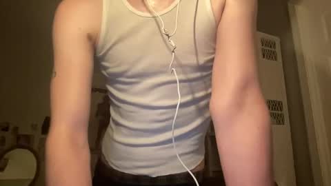 Snapshot of americanclown chatting on 06-08-26, 03:18 americanclown online show from 06-08-26, 03:18