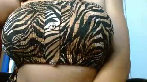 Mari online show from 10-27-25, 11:36