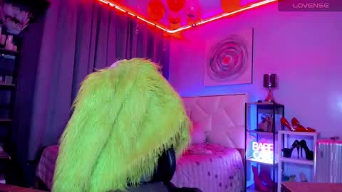 Snapshot of amethyst_ts chatting on 01-23-25, 12:57 AMETHYST look at my BIO online show from 01-23-25, 12:57