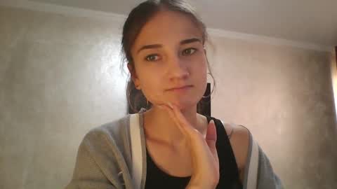 Snapshot of amethystnight_ chatting on 09-17-25, 10:17 Julia online show from 09-17-25, 10:17