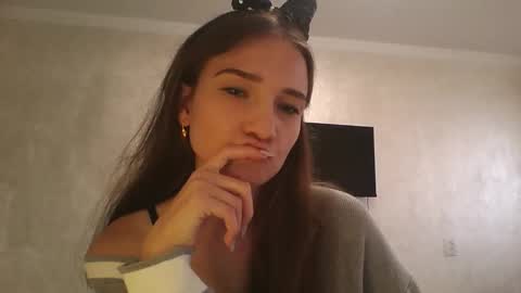 Snapshot of amethystnight_ chatting on 09-22-25, 09:22 Julia online show from 09-22-25, 09:22