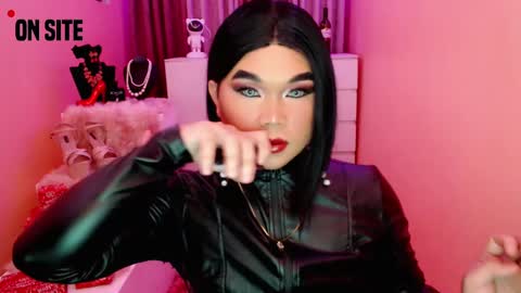 Snapshot of amiadoll chatting on 12-09-24, 03:44 Queen Mireska online show from 12-09-24, 03:44