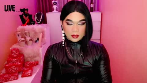 Snapshot of amiadoll chatting on 12-09-24, 06:46 Queen Mireska online show from 12-09-24, 06:46