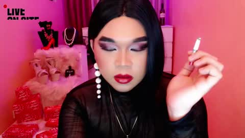 Snapshot of amiadoll chatting on 12-12-24, 04:21 Queen Mireska online show from 12-12-24, 04:21