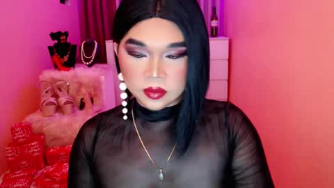 Snapshot of amiadoll chatting on 12-21-24, 02:15 Queen Mireska online show from 12-21-24, 02:15