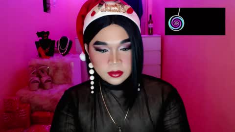 Snapshot of amiadoll chatting on 12-24-24, 02:22 Queen Mireska online show from 12-24-24, 02:22