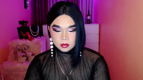 Snapshot of amiadoll chatting on 01-06-25, 10:02 Queen Mireska online show from 01-06-25, 10:02