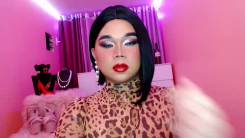 Snapshot of amiadoll chatting on 02-01-25, 05:47 Queen Mireska online show from 02-01-25, 05:47