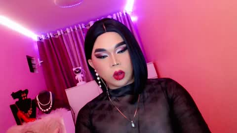 Snapshot of amiadoll chatting on 02-09-25, 12:30 Queen Mireska online show from 02-09-25, 12:30