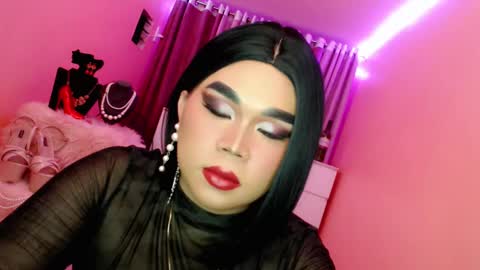 Snapshot of amiadoll chatting on 02-09-25, 06:58 Queen Mireska online show from 02-09-25, 06:58