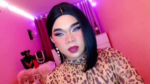 Snapshot of amiadoll chatting on 02-20-25, 04:03 Queen Mireska online show from 02-20-25, 04:03