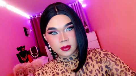 Snapshot of amiadoll chatting on 02-20-25, 07:08 Queen Mireska online show from 02-20-25, 07:08