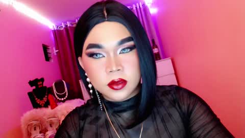 Snapshot of amiadoll chatting on 02-22-25, 03:14 Queen Mireska online show from 02-22-25, 03:14