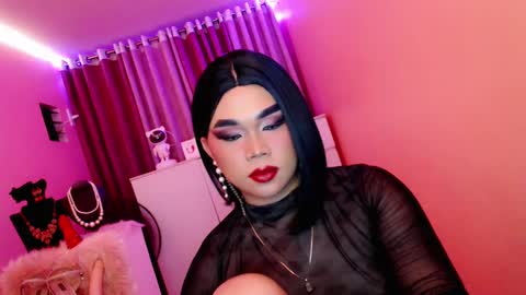 Snapshot of amiadoll chatting on 02-25-25, 03:49 Queen Mireska online show from 02-25-25, 03:49