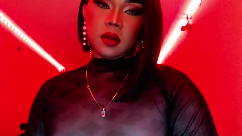 Snapshot of amiadoll chatting on 02-25-25, 06:53 Queen Mireska online show from 02-25-25, 06:53