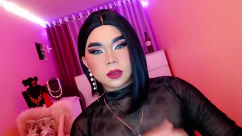 Snapshot of amiadoll chatting on 02-26-25, 12:47 Queen Mireska online show from 02-26-25, 12:47