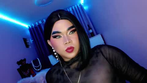 Snapshot of amiadoll chatting on 02-26-25, 03:52 Queen Mireska online show from 02-26-25, 03:52