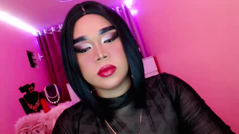 Snapshot of amiadoll chatting on 03-05-25, 03:07 Queen Mireska online show from 03-05-25, 03:07