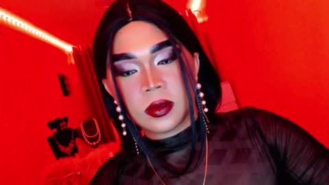 Snapshot of amiadoll chatting on 03-06-25, 04:07 Queen Mireska online show from 03-06-25, 04:07