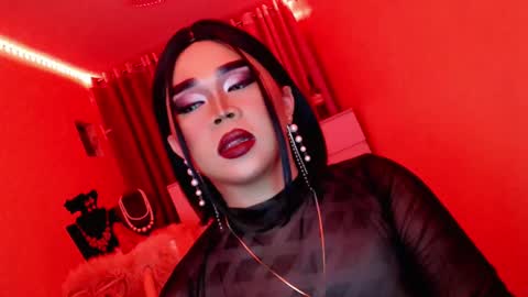 Snapshot of amiadoll chatting on 03-07-25, 01:51 Queen Mireska online show from 03-07-25, 01:51