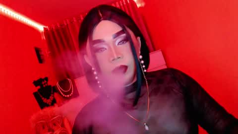 Snapshot of amiadoll chatting on 03-10-25, 12:15 Queen Mireska online show from 03-10-25, 12:15