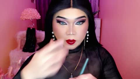 Snapshot of amiadoll chatting on 09-11-25, 11:21 Queen Mireska online show from 09-11-25, 11:21