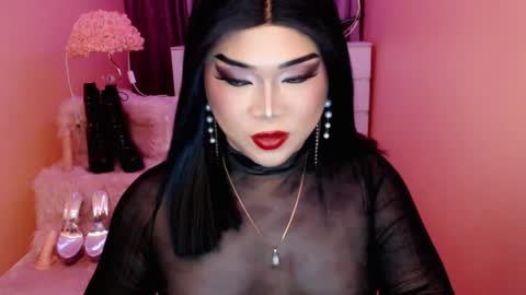 Snapshot of amiadoll chatting on 09-23-25, 03:59 Queen Mireska online show from 09-23-25, 03:59