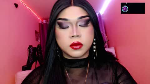 Snapshot of amiadoll chatting on 10-18-25, 03:02 Queen Mireska online show from 10-18-25, 03:02