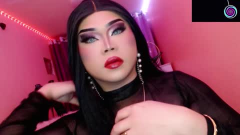 Snapshot of amiadoll chatting on 11-03-25, 06:09 Queen Mireska online show from 11-03-25, 06:09