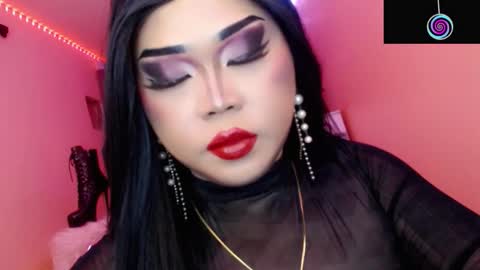 Snapshot of amiadoll chatting on 11-04-25, 03:44 Queen Mireska online show from 11-04-25, 03:44