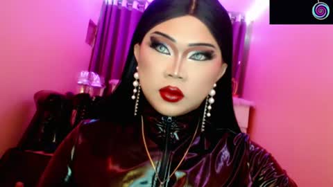 Snapshot of amiadoll chatting on 07-02-26, 03:40 Queen Mireska online show from 07-02-26, 03:40