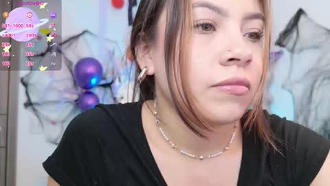 Snapshot of amicuper chatting on 10-11-25, 04:05 Amy online show from 10-11-25, 04:05