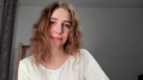 Snapshot of amillygil chatting on 04-23-26, 02:30 Emily online show from 04-23-26, 02:30