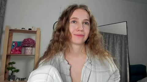 Snapshot of amillygil chatting on 04-29-26, 09:24 Emily online show from 04-29-26, 09:24