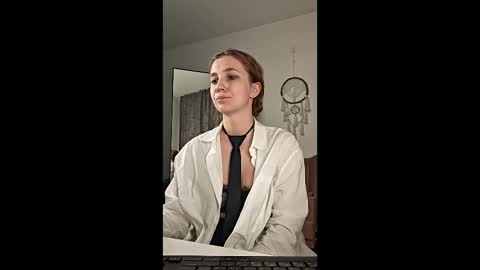 Snapshot of amillygil chatting on 05-23-26, 03:38 Emily online show from 05-23-26, 03:38