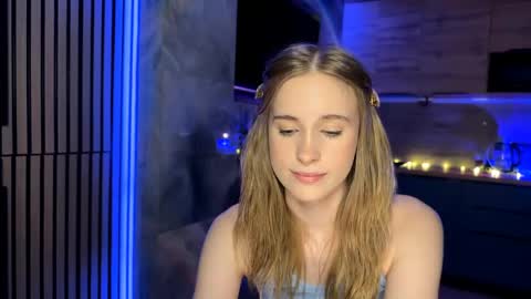 Amily online show from 05-13-26, 04:37