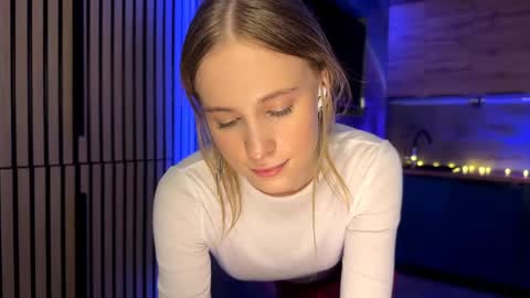 Amily online show from 05-15-26, 04:14