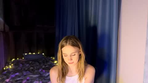Amily online show from 05-23-26, 04:44