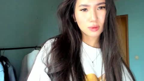 Amina online show from 10-24-25, 12:01